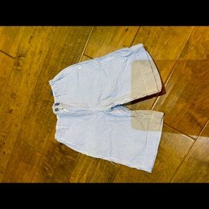 Boys seersucker blue and white stripe short.